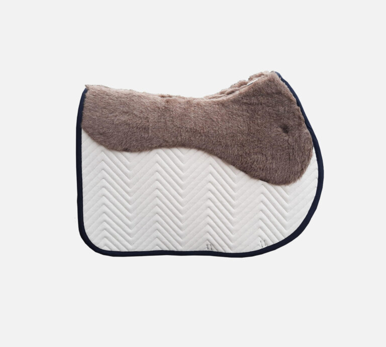 Alpaca_Saddlepad_jumping_floor-scaled-1-1-768x691