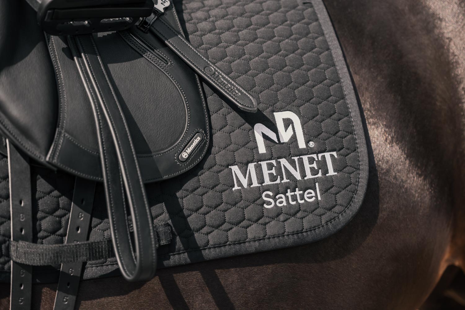 Menetics_Saddles_Dressur_5